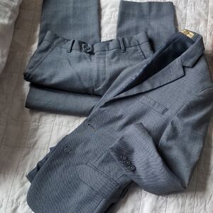 Class Club Wool Blend Gray Suit Size 10
